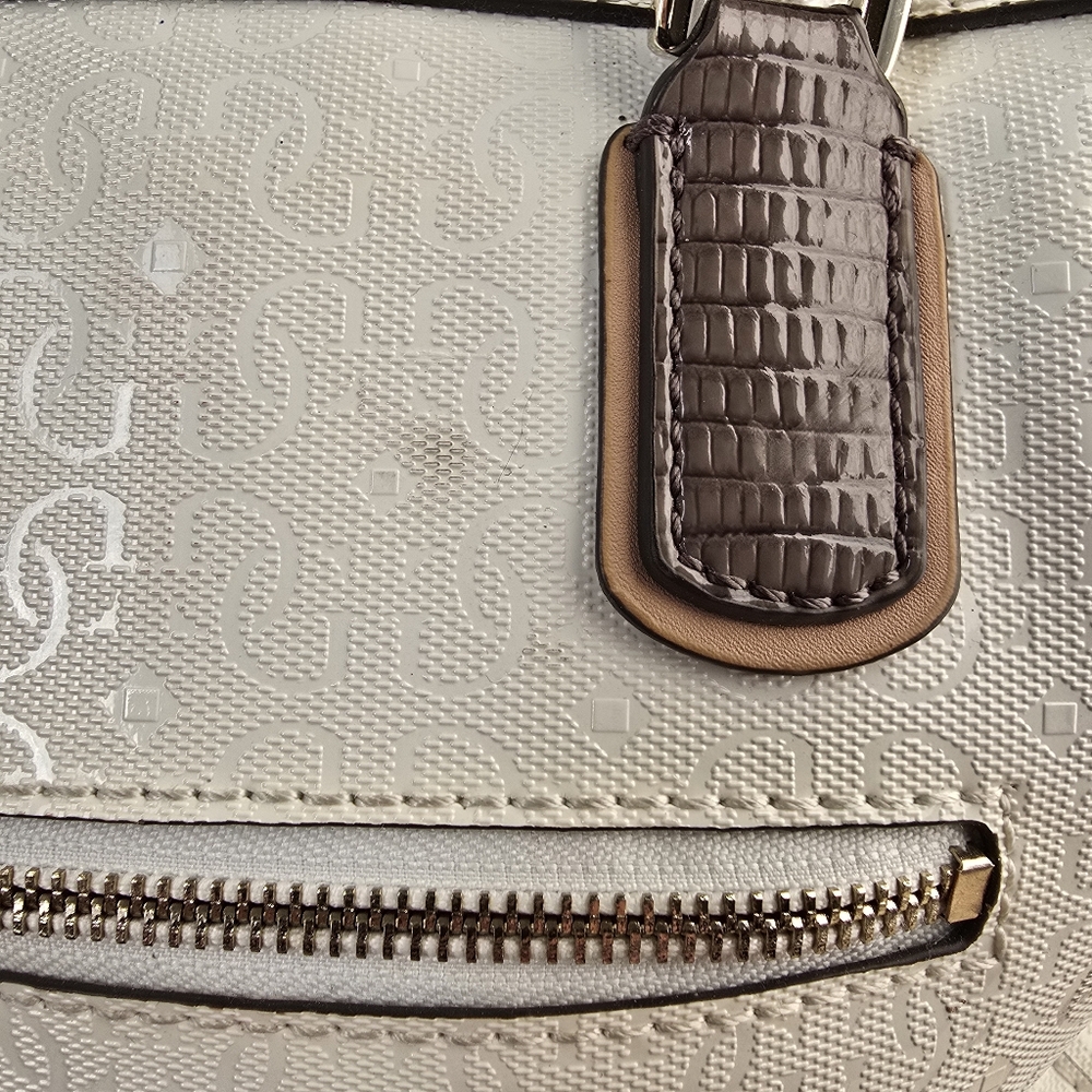Guess Hula Girl Uptown Purse Shoulder Tote Bag White Faux Leather - Picture 9 of 16